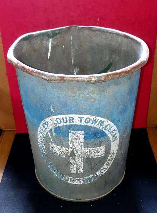 ANTIQUE THICK PRESSED METAL `KEEP OUR TOWN CLEAN` LAMP POST WASTE BIN. 35CM HIGH.