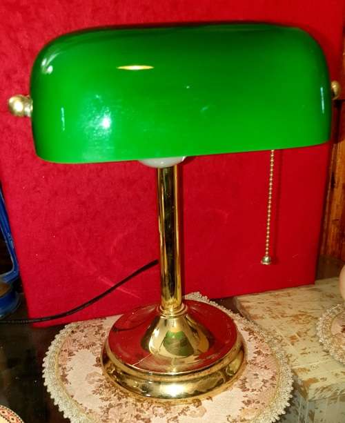 ORIGINAL BANKERS LAMP. WORKING. SEE DESCRIPTION.