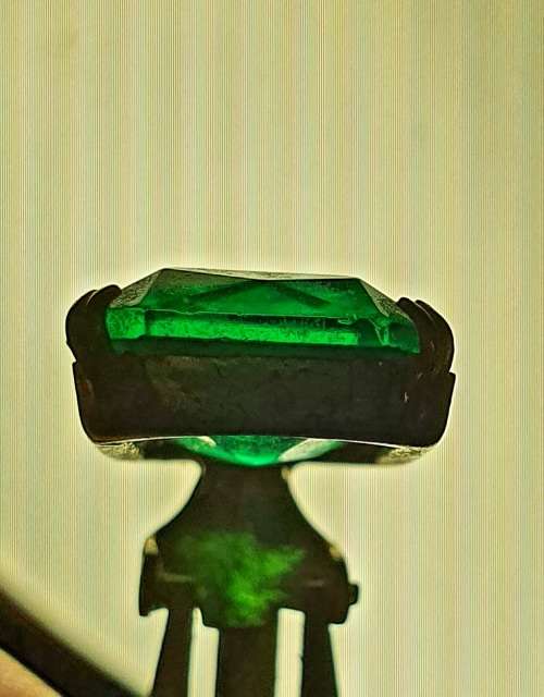 ANTIQUE HEAVY POLISHED GEMSTONE / GLASS ? EAR RINGS EXQUISITE DETAIL. 2CM X1.5CM. SEE DESCRIPTION !!