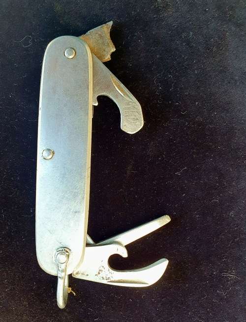 1970s  ANGOLA BUSH WAR SADF OFFICERS POCKET KNIFE. SEE DESCRIPTION.