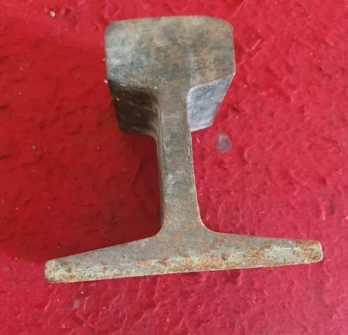 ANTIQUE TRAIN RAIL CUTTING. IDEAL FOR ANVIL !!