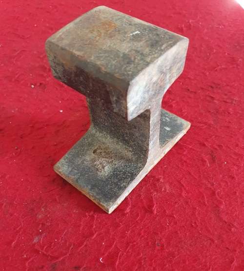 ANTIQUE TRAIN RAIL CUTTING. IDEAL FOR ANVIL !!