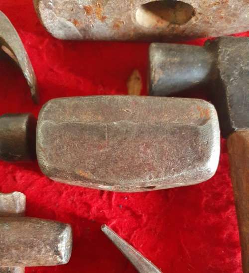 8 X ANTIQUE TO VINTAGE HAMMER COLLECTION. INCL. HUGE FORGING HAMMERS !! ONE BID FOR ALL.