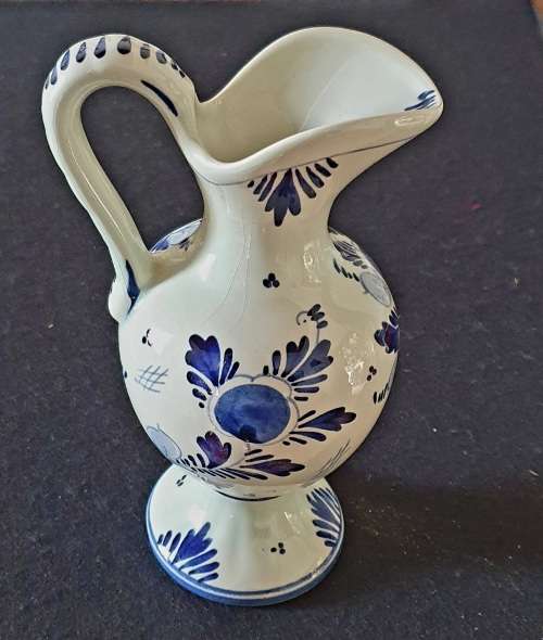 VINTAGE BIG HAND PAINTED DELFT WATER / WINE PITCHER . STUNNING DETAIL. 21 CM HIGH.