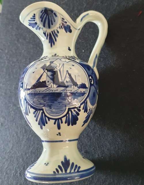 VINTAGE BIG HAND PAINTED DELFT WATER / WINE PITCHER . STUNNING DETAIL. 21 CM HIGH.