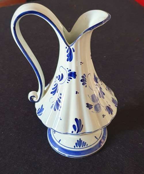 VINTAGE HAND PAINTED DELFT WATER / WINE PITCHER . STUNNING DETAIL. 20 CM HIGH.