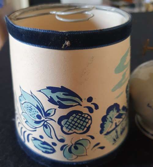 VINTAGE HAND PAINTED DELFT OIL LAMP STUNNING DETAIL. 17 CM HIGH. STERN BRENNER CHIMNEY.