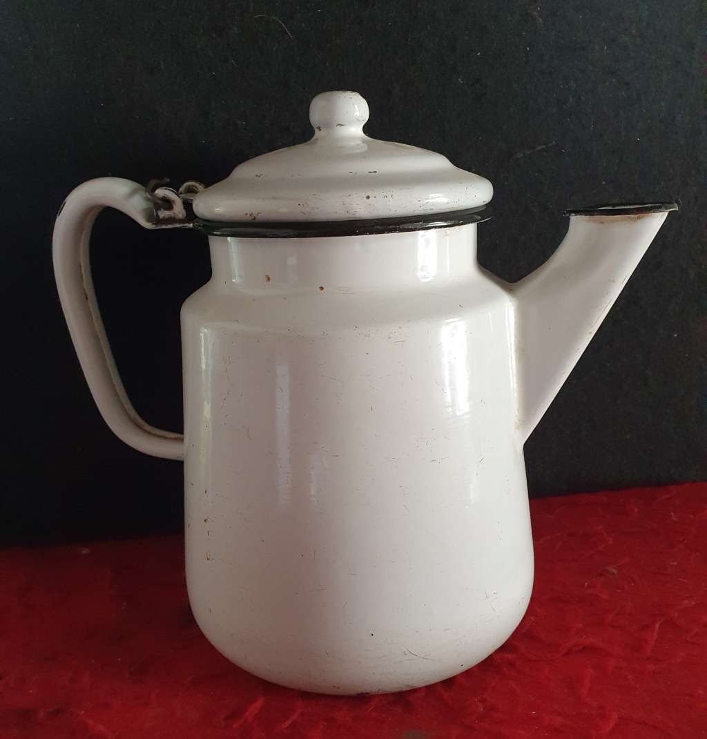90 MORE ITEMS ON SAME AUCTION ! ANTIQUE BIG HINGED LID ENAMEL COFFEE POT.