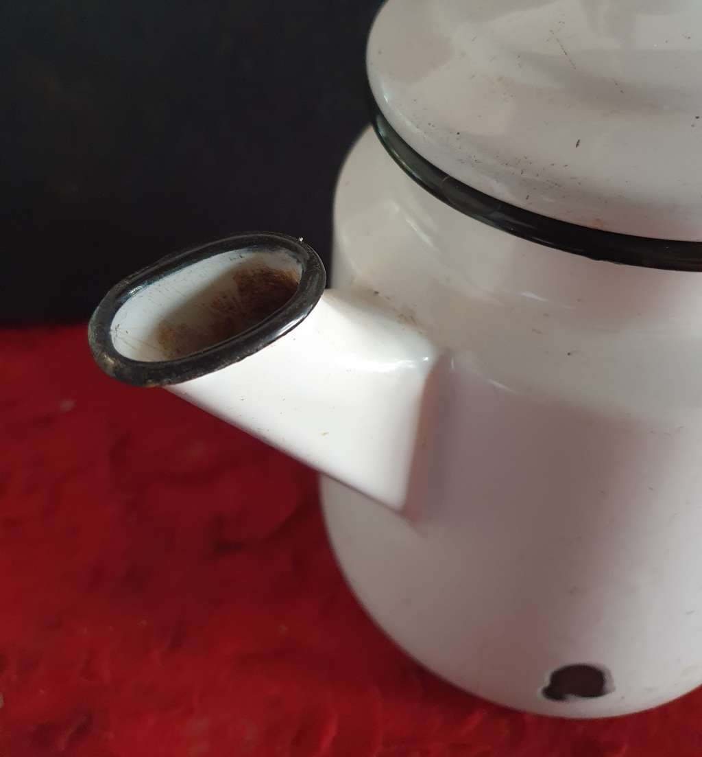 90 MORE ITEMS ON SAME AUCTION ! ANTIQUE BIG HINGED LID ENAMEL COFFEE POT.