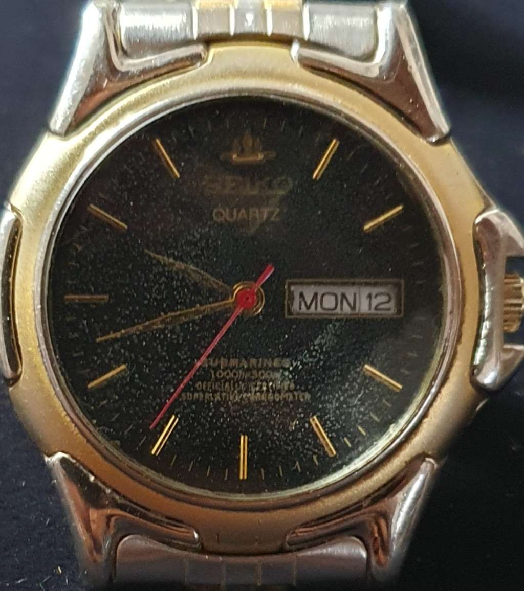 VINTAGE SEIKO QUARTS SUBMARINER MENS WATCH.