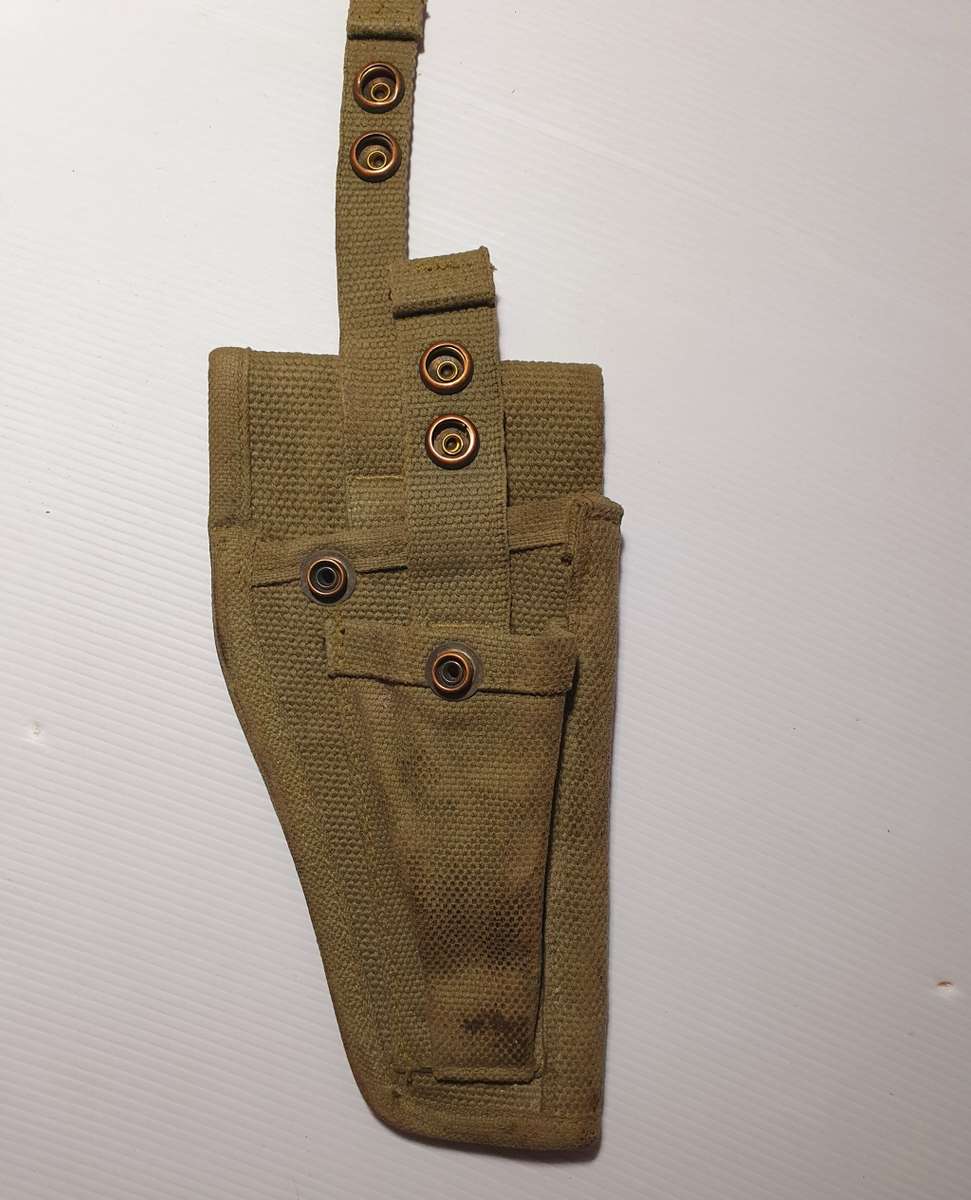 KOEVOET ISSUED P38 OR Z88 PISTOL HOLSTER.