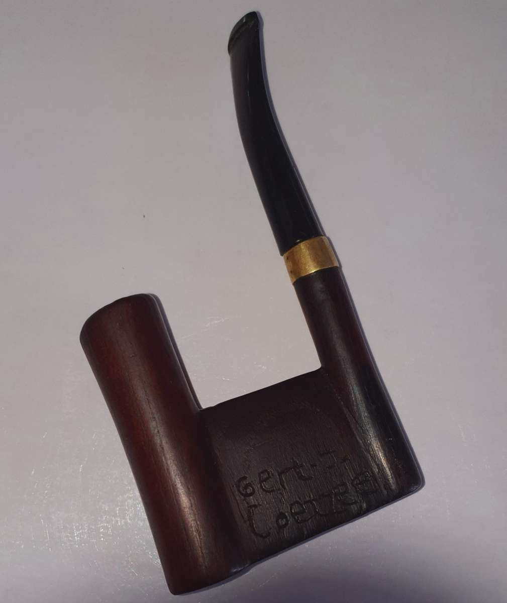 ANGLO BOER WAR. POW SMOKING PIPE. BERMUDA. GERT COEZEE.