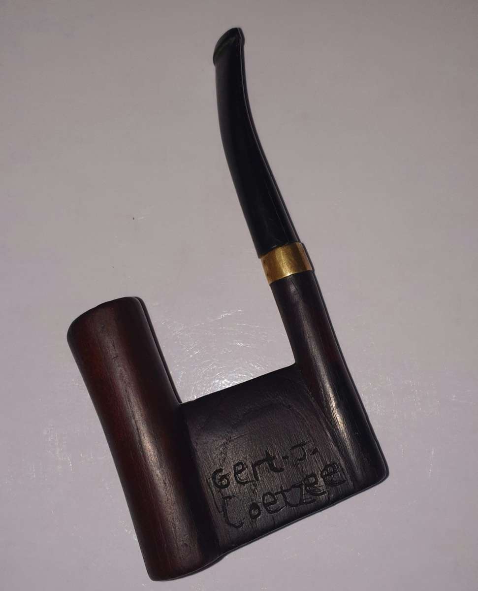 ANGLO BOER WAR. POW SMOKING PIPE. BERMUDA. GERT COEZEE.