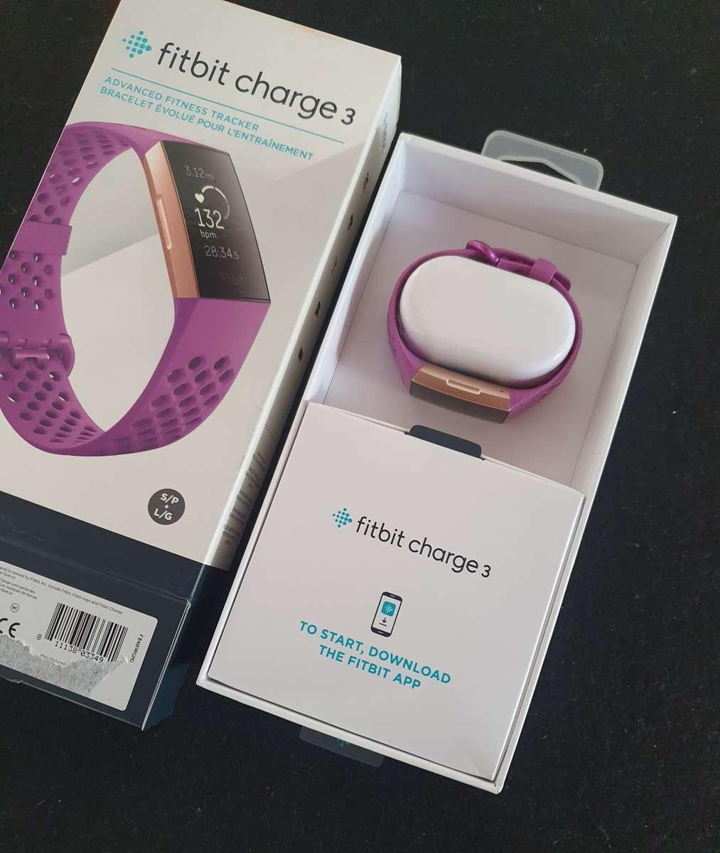 FITBIT CHARGE 3 ADVANCED FITNESS TRACKER