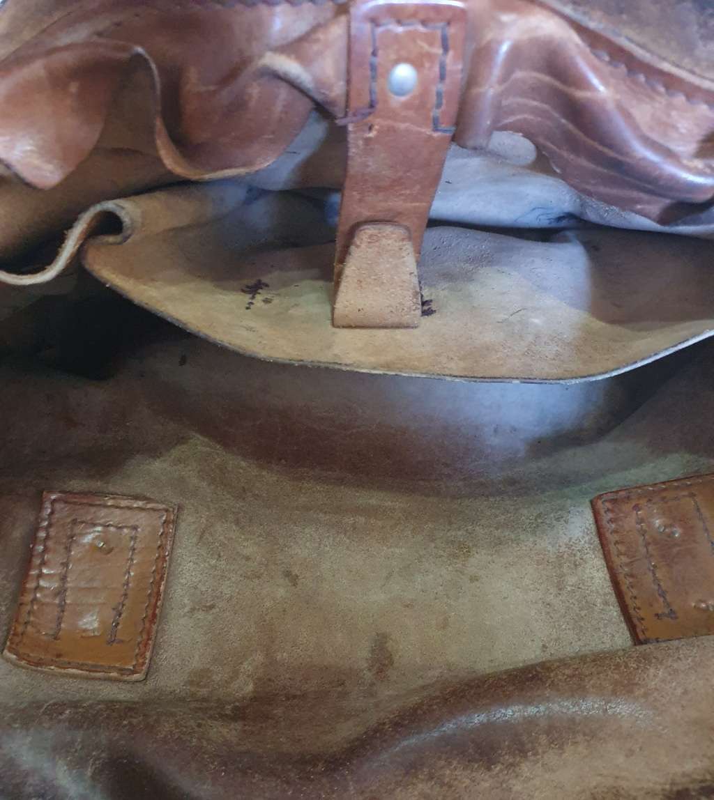 1940s HUGE THICK LEATHER POSTMAN LETTER BAG. ALL INTACT.