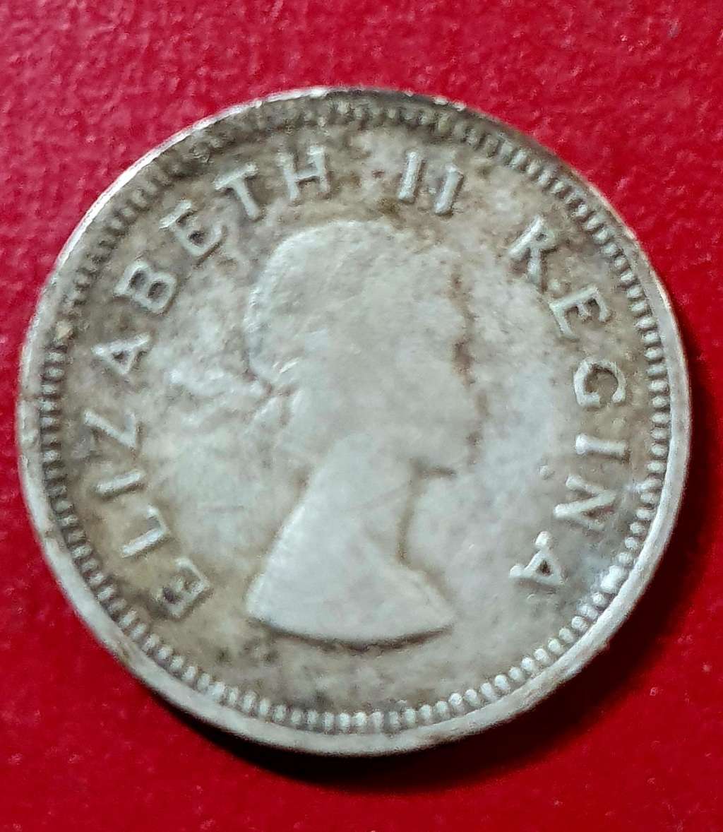 1953  3 Pence - Elizabeth II 1st portrait. Silver (.500)