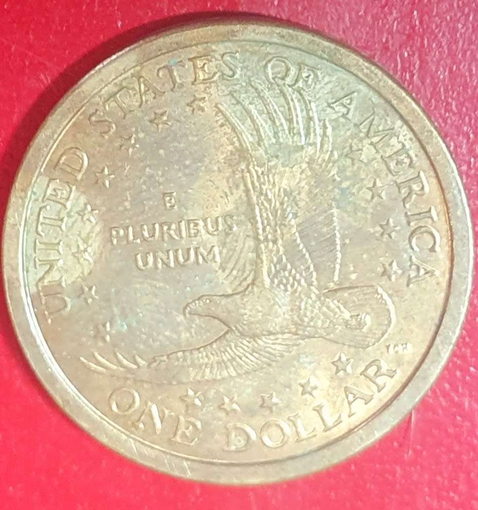 SCARCE ONE USD - 2000 P SACAGAWEA COIN ( A )