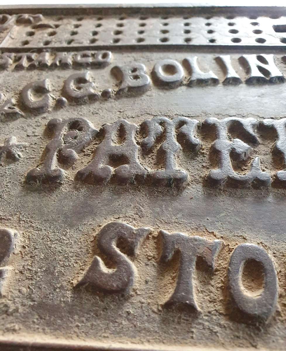 1870s HUGE BOLINDERS COAL STOVE DOOR. SOLID CAST IRON. SCARCE FIND !!