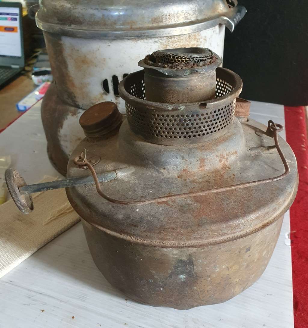 VINTAGE VALOR NO. 207 PARRAFIN HEATER. 53CM HIGH.