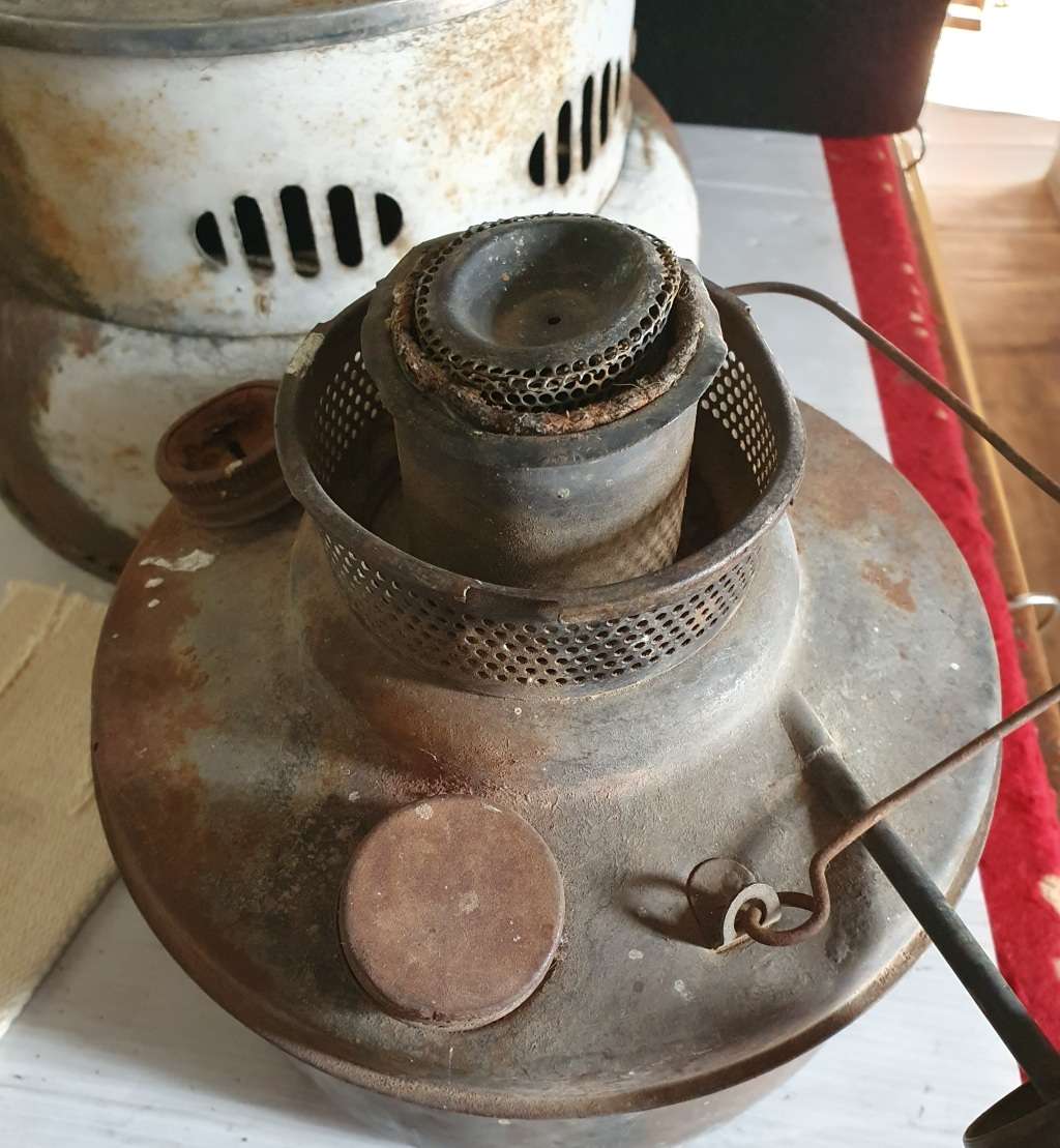 VINTAGE VALOR NO. 207 PARRAFIN HEATER. 53CM HIGH.