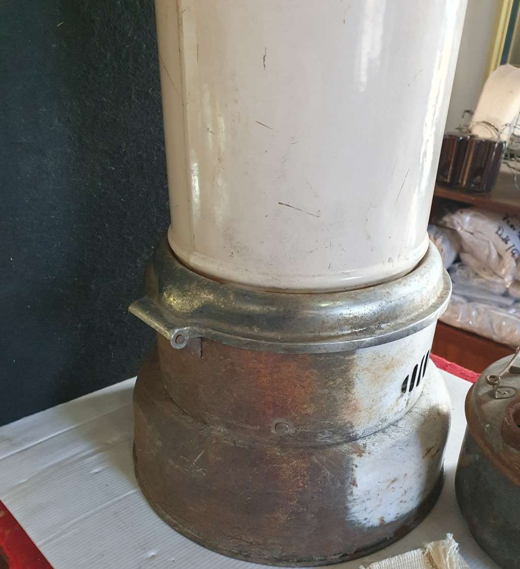 VINTAGE VALOR NO. 207 PARRAFIN HEATER. 53CM HIGH.