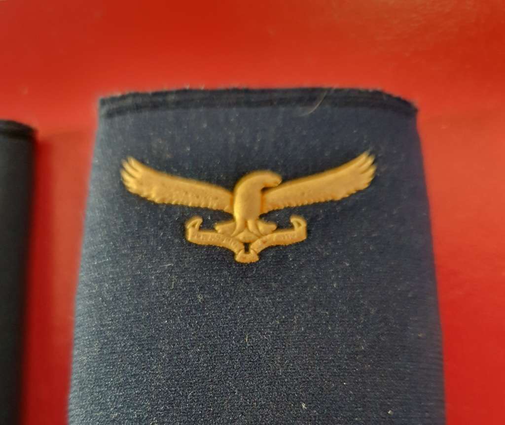 2 X SAAF MAJOR SLIP ONS.