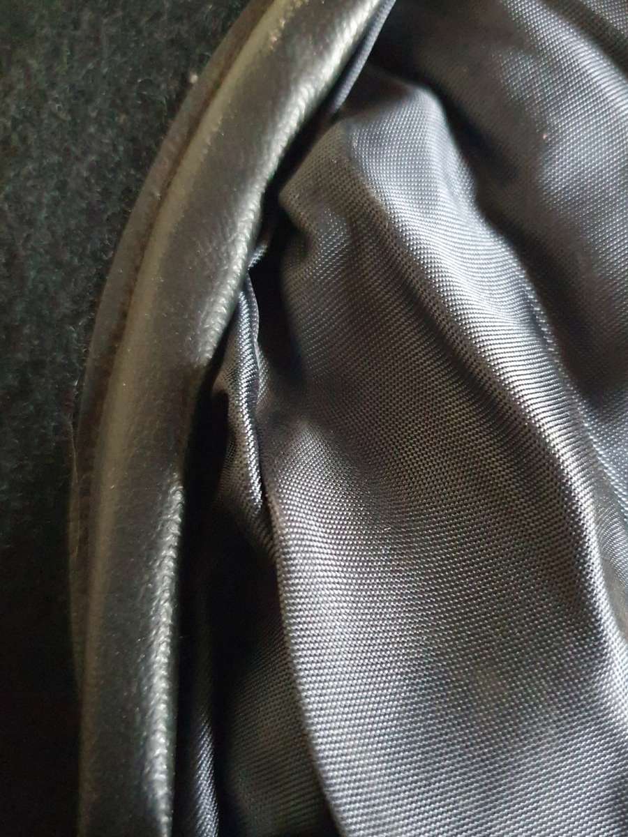 1991 BLACK BERET. SIZE 55. UNWORN. LEATHER  RIBBING.