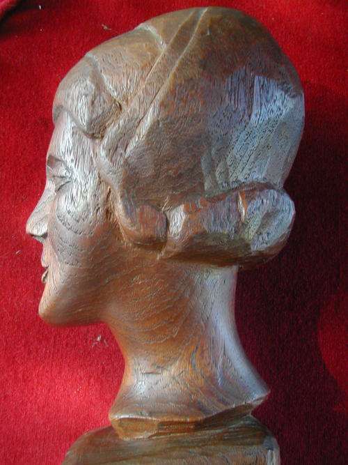 "VOORTREKKER VROU" BORSBEELD. A.QUINN. 1965.