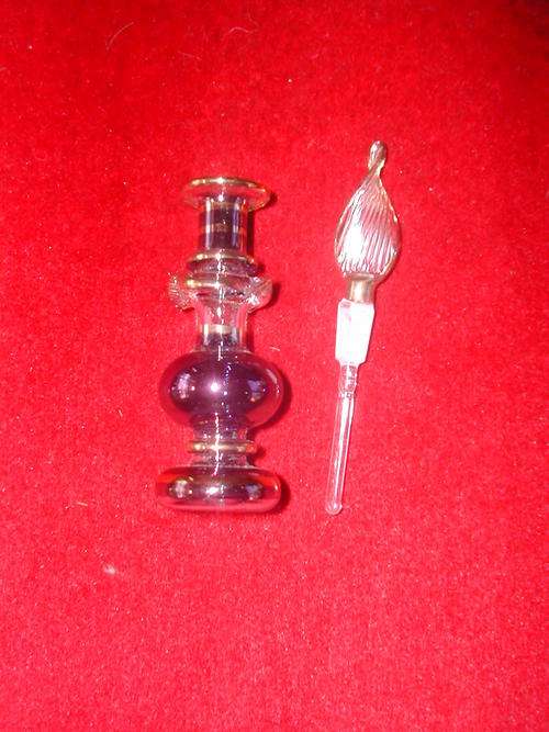 VINTAGE VICTORIAN STYLE PERFUME VASE. RARE RARE FIND!!! CRYSTAL