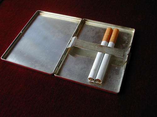 CIGARETTE HOLDER. VINTAGE. STAINLESS STEEL.