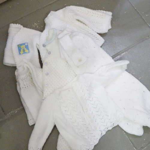 Lot of 6 white knitted baby clothes (Handmade) - Looks like 0-3 Months