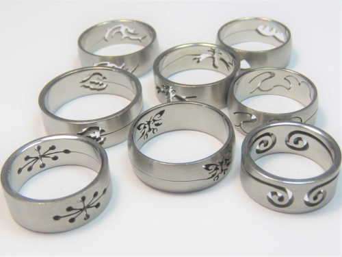 Lot of 8 costume jewellery rings - Different sizes - Stainless steel