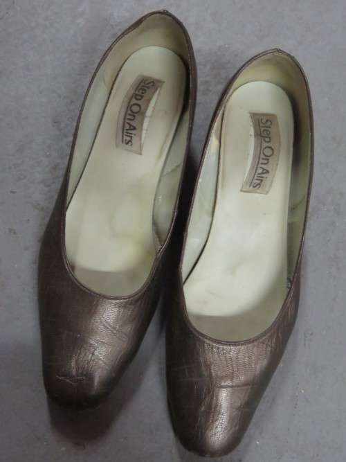 Metallic brown step on air high heels - Size 8