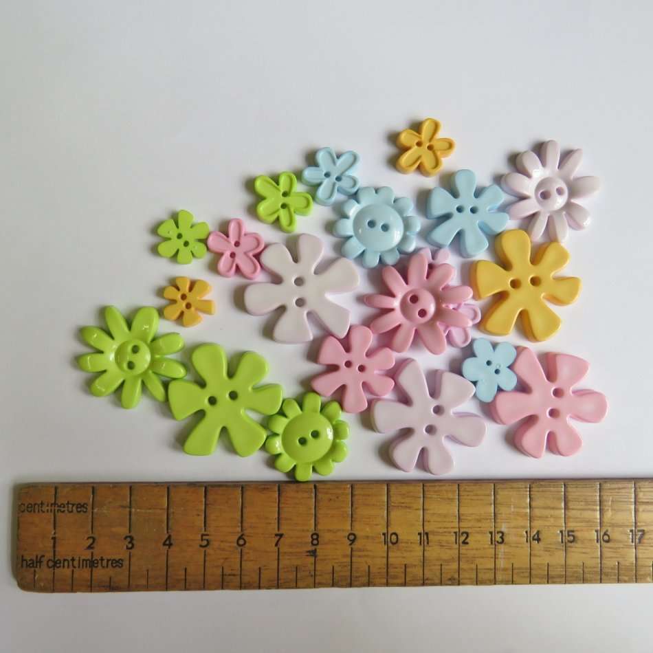 Lot of 21 pastel colour flower buttons