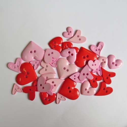 30 + pink and red heart shaped buttons - Different sizes