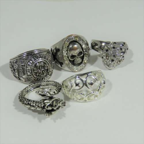 Lot of 5 costume jewellery rings