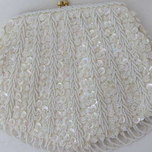 Vintage 1960's evening purse with bead work