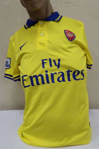 Brand new Nike Dri-Fit Arsenal soccer shirt - Size : Medium