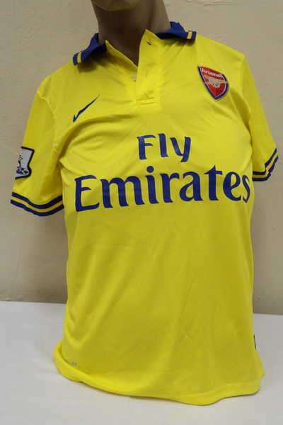 Brand new Nike Dri-Fit Arsenal soccer shirt - Size : Medium