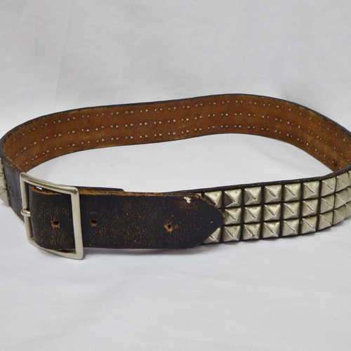 Leather belt with studs - Length : 94 cm
