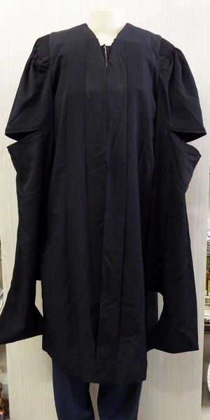 Brand new House of Roleen Graduation Toga - Size : L 44