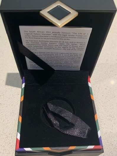 Beautiful SA Mint Protea Mandela box ONLY . Fits a 1oz  coin. Nice box to store any 1oz coin