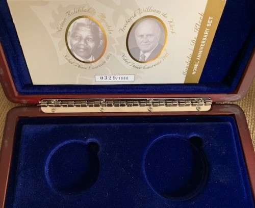 Beautiful Mandela de Klerk Nobel Anniversary set Mint of Norway box ONLY .Fits 2 coins