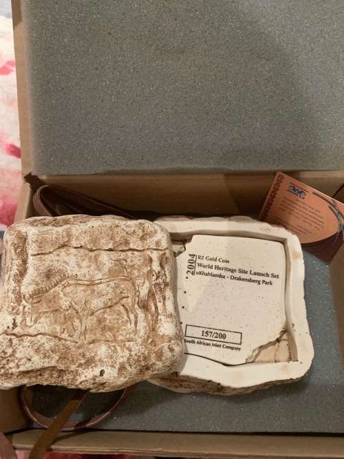 2004 Drakensberg Heritage coin Launch set box only. Fits 2 x 1/4 oz coins