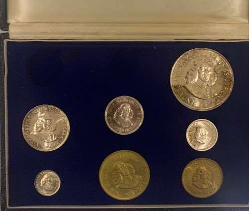 Lot of coins for coin and cupcakes