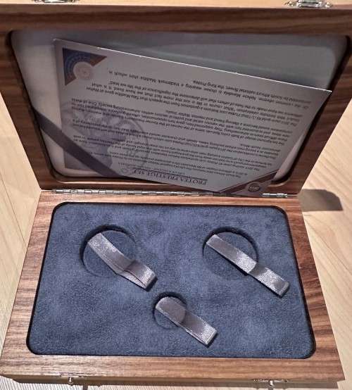 2015 Mandela Prestige coin set - wooden box only , no coins