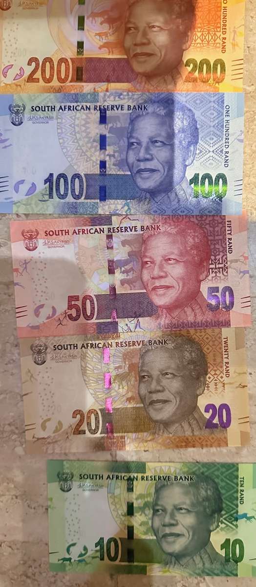 L Kganyago - 1st Issue - Mandela Bank notes UNC with identical serial numbers AA 1338