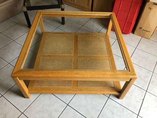 Coffe Table with glass top