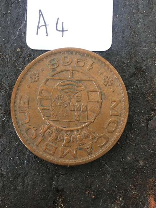 Mocambique 1968 1 Escudo  *****Crazy R1 Start****