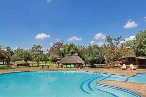 Monateng Safari Lodge / 06 - 10 November 2023 (Four Nights) 4 Adults 2 Kids